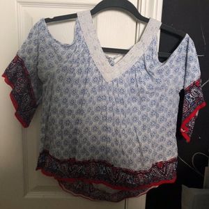 Patterned V-Neck Open-Shoulder Hollister Top